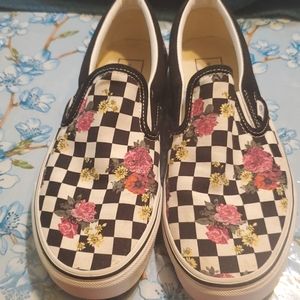 Womens vans slip ons size 9.5